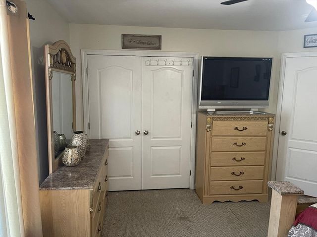 19 Annies Way, Springfield, MA 01119