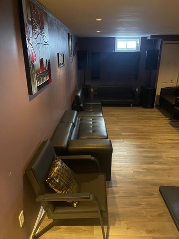 19 Annies Way, Springfield, MA 01119