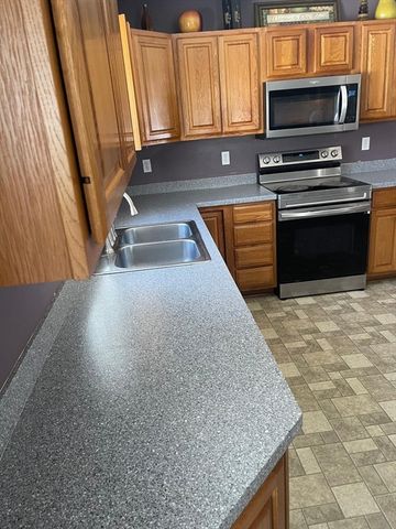 19 Annies Way, Springfield, MA 01119