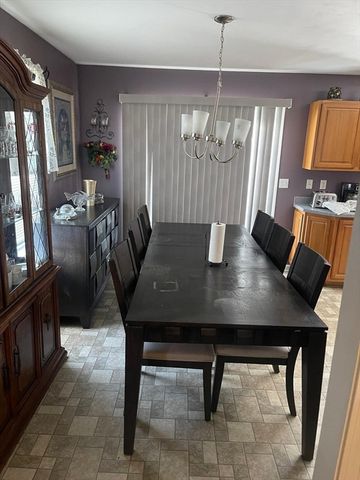 19 Annies Way, Springfield, MA 01119