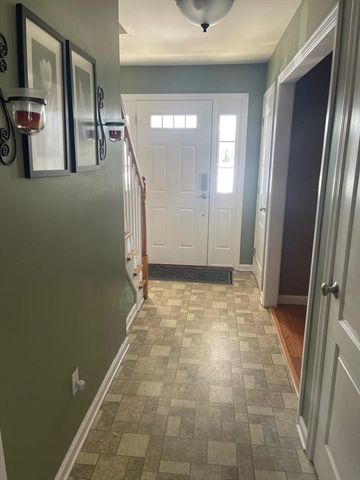 19 Annies Way, Springfield, MA 01119