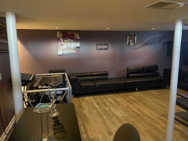 19 Annies Way, Springfield, MA 01119