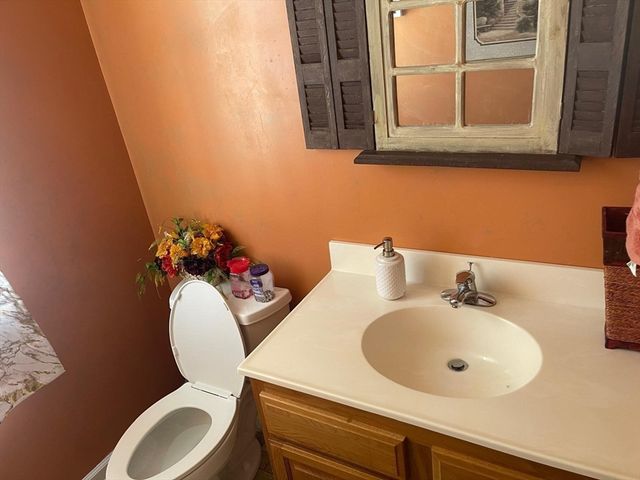 19 Annies Way, Springfield, MA 01119