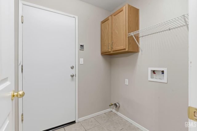6308 Lost Peak Court, Bakersfield, CA 93311