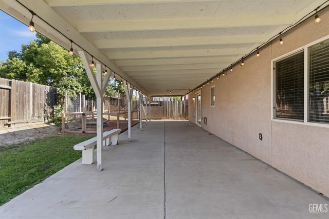 6308 Lost Peak Court, Bakersfield, CA 93311