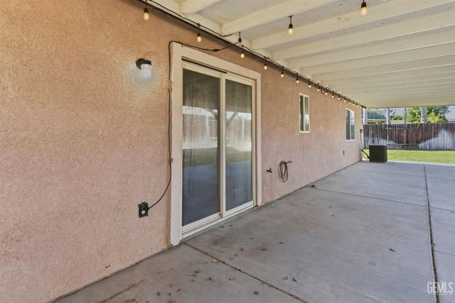 6308 Lost Peak Court, Bakersfield, CA 93311