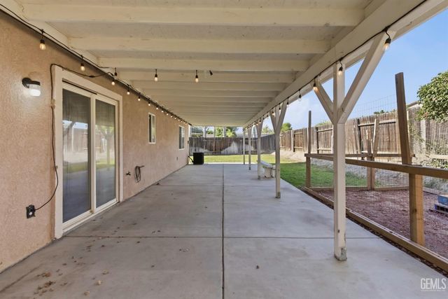 6308 Lost Peak Court, Bakersfield, CA 93311