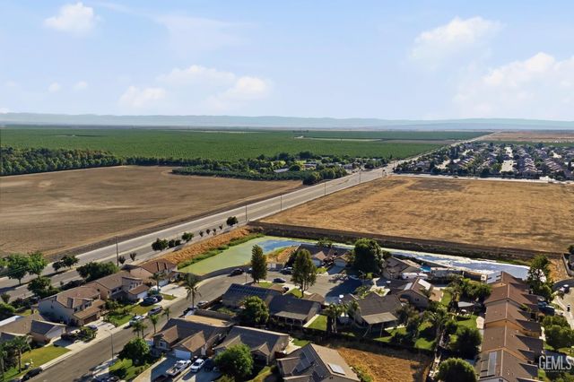 6308 Lost Peak Court, Bakersfield, CA 93311