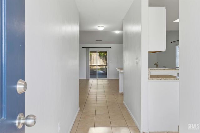 6308 Lost Peak Court, Bakersfield, CA 93311