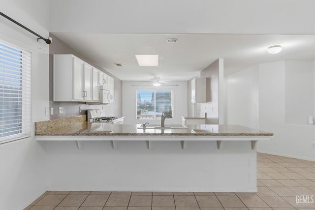 6308 Lost Peak Court, Bakersfield, CA 93311