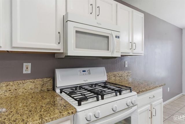6308 Lost Peak Court, Bakersfield, CA 93311