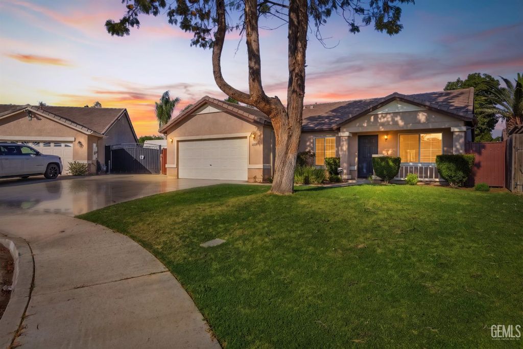 6308 Lost Peak Court, Bakersfield, CA 93311