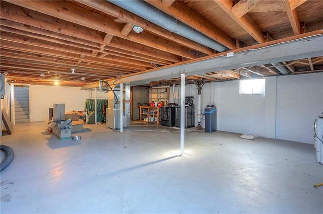 6104 E 136th Street, Grandview, MO 64030