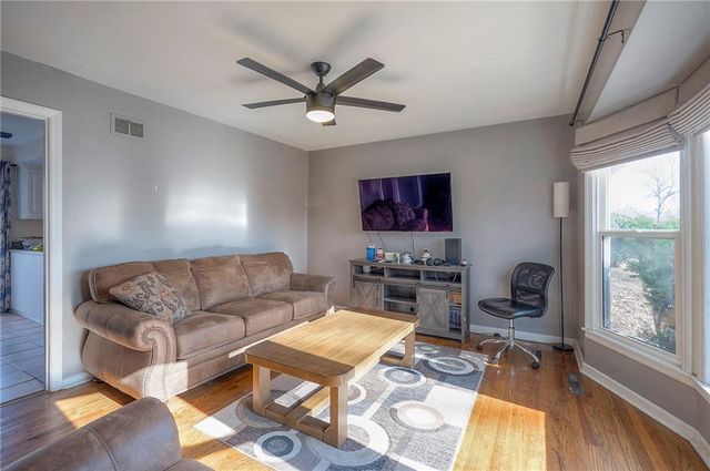 6104 E 136th Street, Grandview, MO 64030