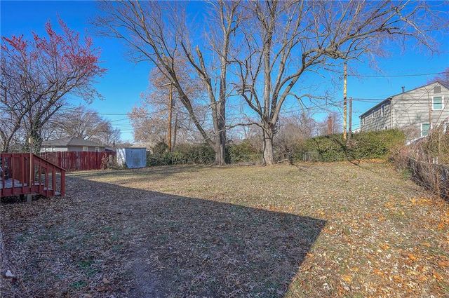 6104 E 136th Street, Grandview, MO 64030