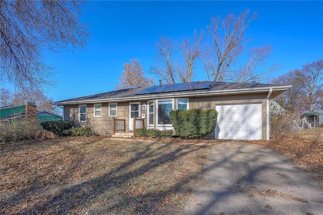 6104 E 136th Street, Grandview, MO 64030