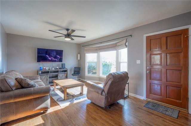 6104 E 136th Street, Grandview, MO 64030