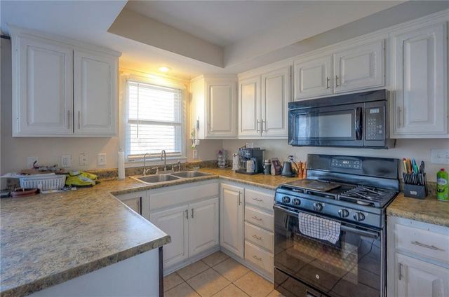 6104 E 136th Street, Grandview, MO 64030