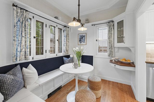 1031 E Circle DRIVE, Whitefish Bay, WI 53217