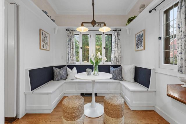 1031 E Circle DRIVE, Whitefish Bay, WI 53217