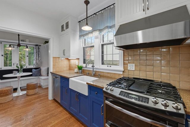 1031 E Circle DRIVE, Whitefish Bay, WI 53217