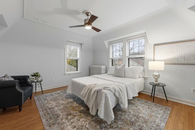 1031 E Circle DRIVE, Whitefish Bay, WI 53217