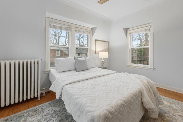 1031 E Circle DRIVE, Whitefish Bay, WI 53217