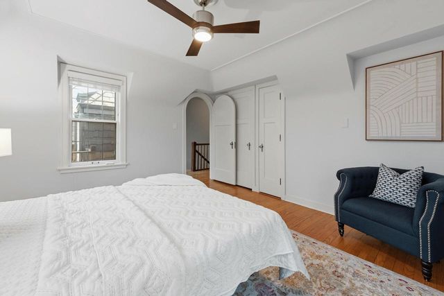 1031 E Circle DRIVE, Whitefish Bay, WI 53217