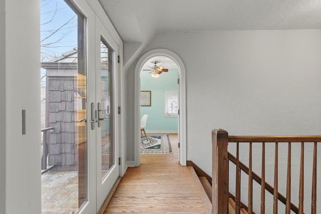 1031 E Circle DRIVE, Whitefish Bay, WI 53217