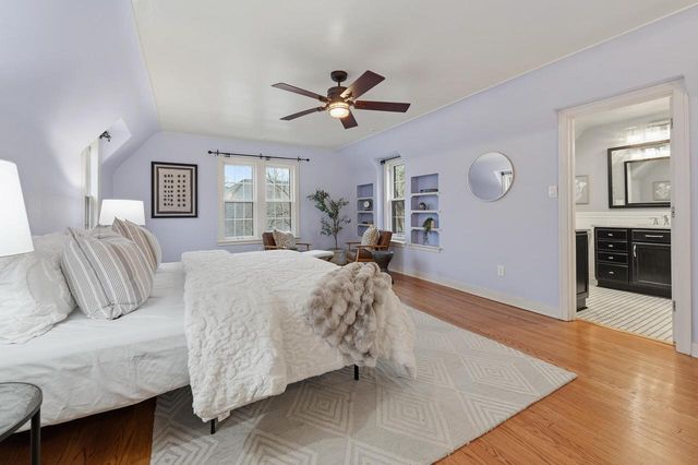 1031 E Circle DRIVE, Whitefish Bay, WI 53217