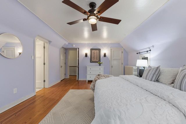 1031 E Circle DRIVE, Whitefish Bay, WI 53217