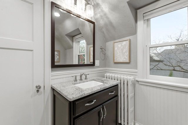 1031 E Circle DRIVE, Whitefish Bay, WI 53217