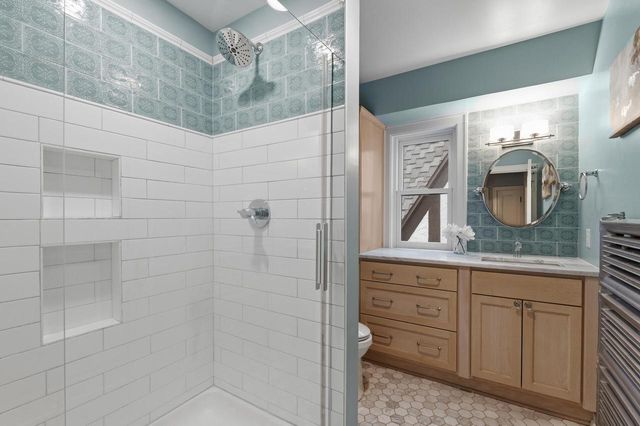 1031 E Circle DRIVE, Whitefish Bay, WI 53217