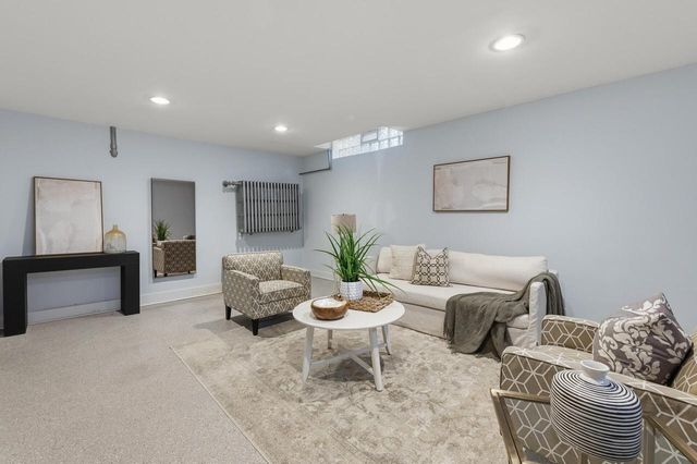 1031 E Circle DRIVE, Whitefish Bay, WI 53217