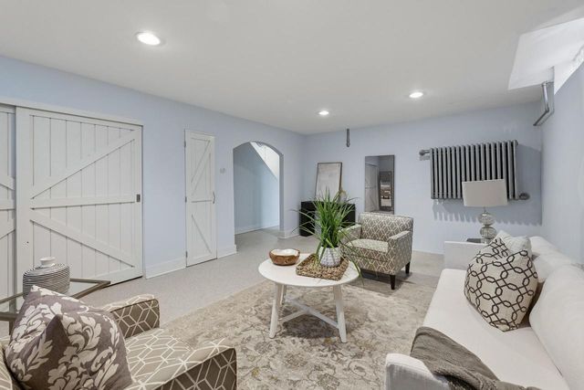 1031 E Circle DRIVE, Whitefish Bay, WI 53217