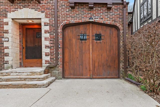 1031 E Circle DRIVE, Whitefish Bay, WI 53217