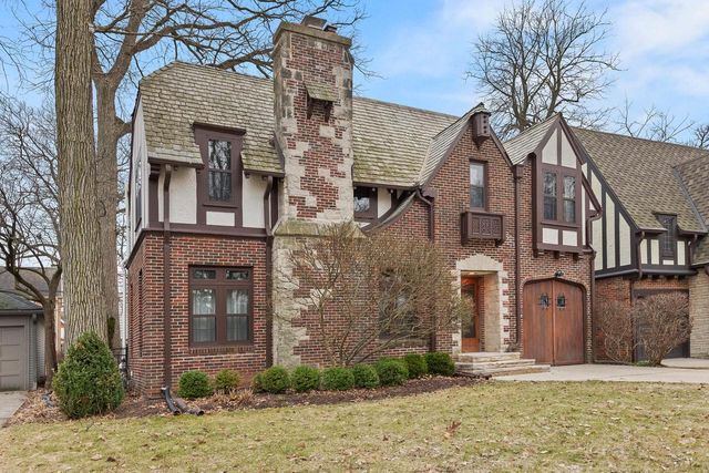 1031 E Circle DRIVE, Whitefish Bay, WI 53217