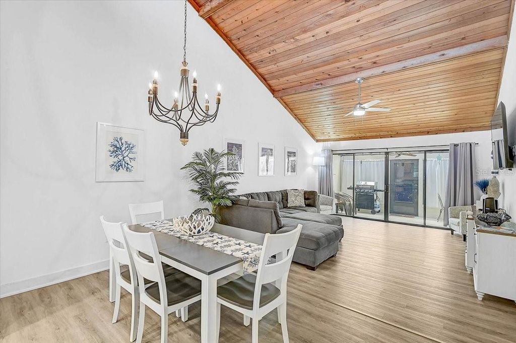 Image 2 of property listing at 7623 4TH AVENUE W 7623, Bradenton, FL 34209