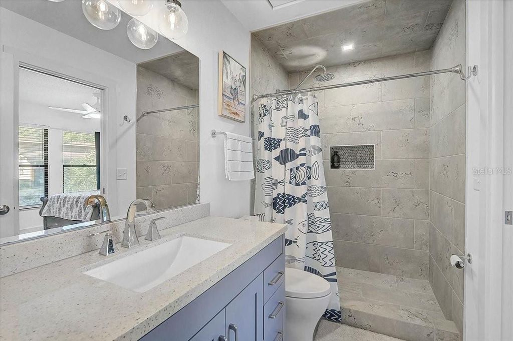 Image 14 of property listing at 7623 4TH AVENUE W 7623, Bradenton, FL 34209