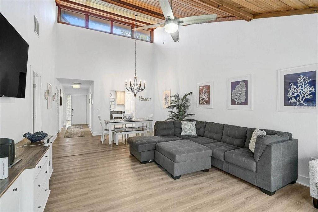 Image 19 of property listing at 7623 4TH AVENUE W 7623, Bradenton, FL 34209