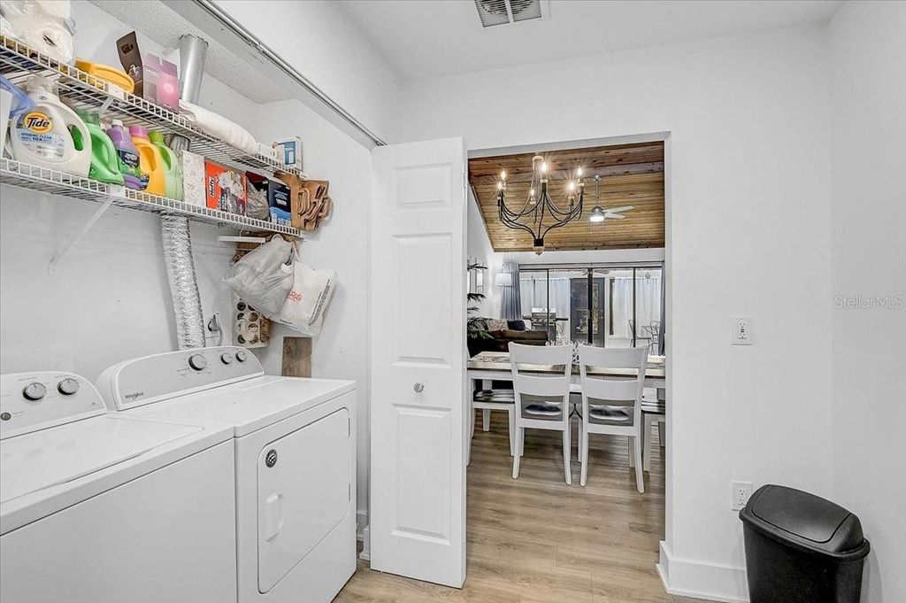 Image 22 of property listing at 7623 4TH AVENUE W 7623, Bradenton, FL 34209