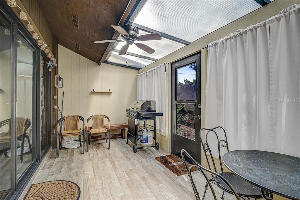 Image 26 of property listing at 7623 4TH AVENUE W 7623, Bradenton, FL 34209