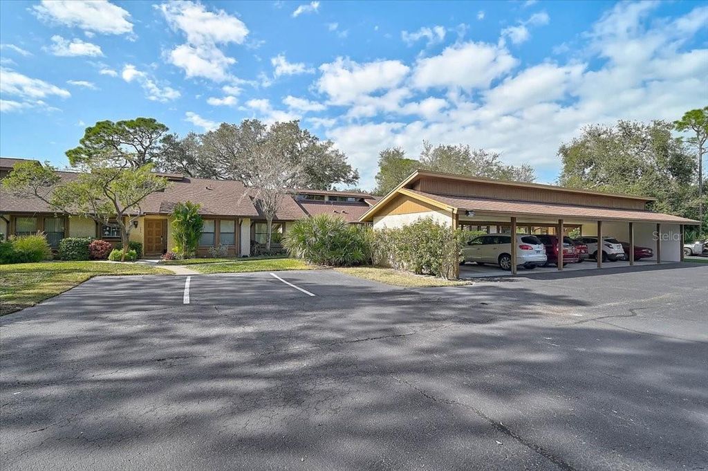 Image 32 of property listing at 7623 4TH AVENUE W 7623, Bradenton, FL 34209