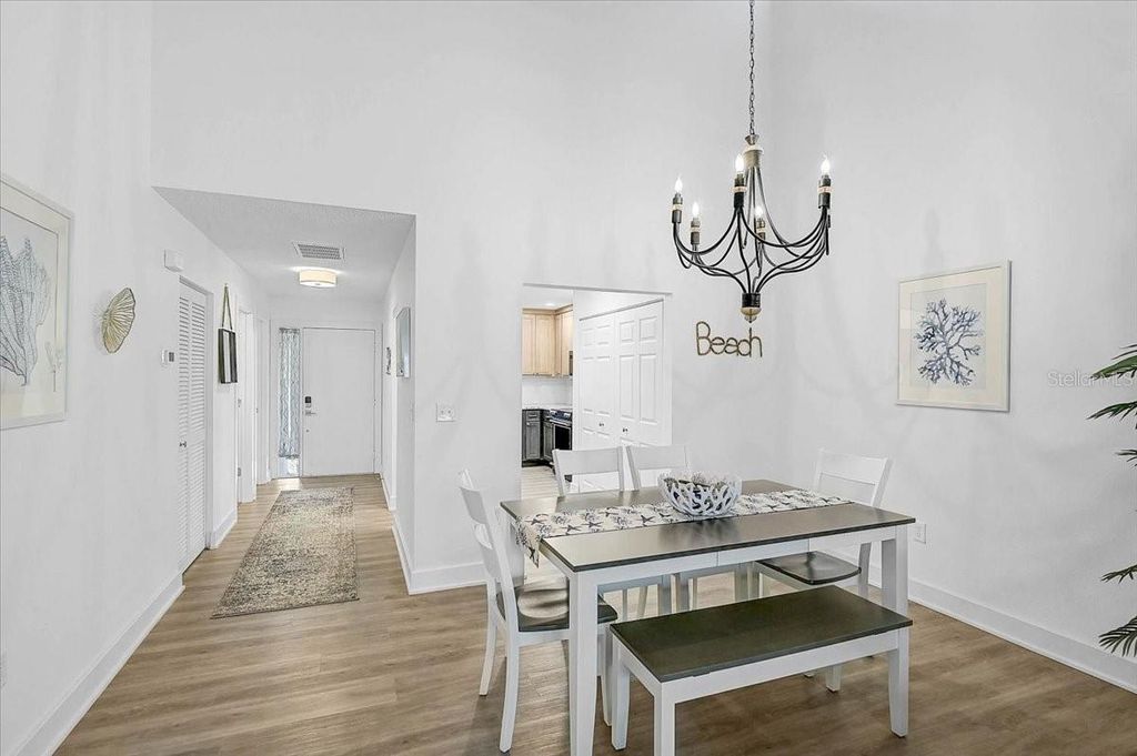 Image 5 of property listing at 7623 4TH AVENUE W 7623, Bradenton, FL 34209