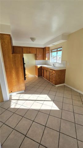 11500 Cedar Avenue D, Hawthorne, CA 90250