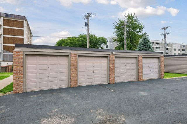 6427 Barrie Road, Edina, MN 55435