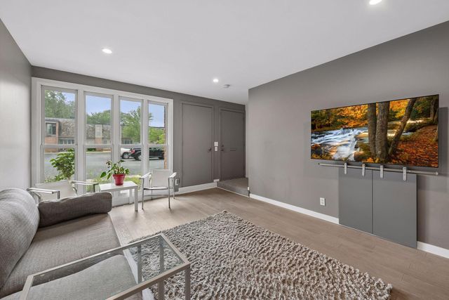 6427 Barrie Road, Edina, MN 55435