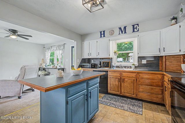 7319 Nottoway Cir, Louisville, KY 40214