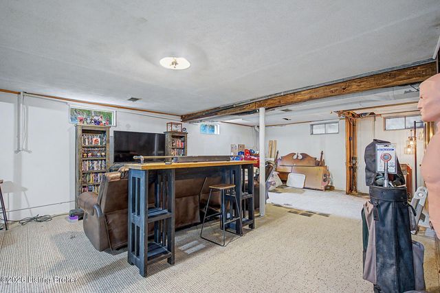 7319 Nottoway Cir, Louisville, KY 40214