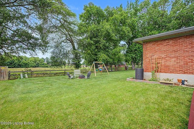 7319 Nottoway Cir, Louisville, KY 40214